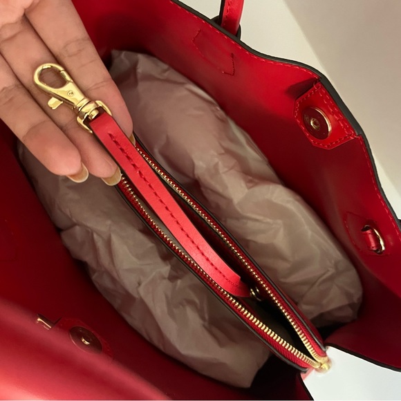 MICHAEL MICHAEL KORS Mercer Gallery Bright Red Medium Bag - Picture 11 of 14